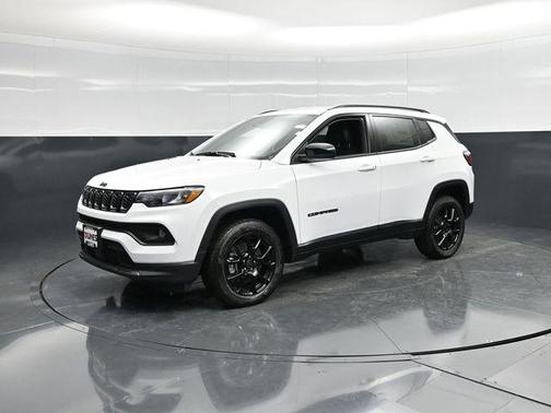 Bright White Clearcoat 2026 Jeep Compass Latitude