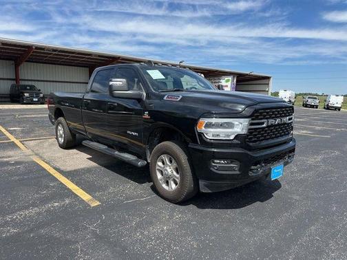 Diamond Black Crystal Pearlcoat 2024 RAM 3500 Lone Star Crew Cab 4x4 8' Box
