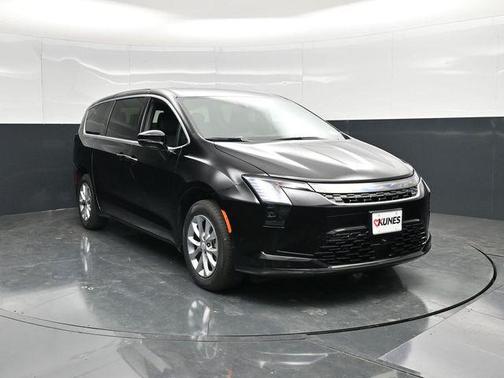Diamond Black Crystal Pearlcoat 2027 Chrysler Pacifica L