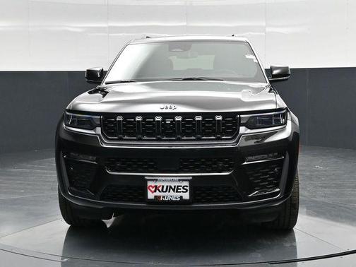 Diamond Black Crystal Pearlcoat 2026 Jeep Grand Cherokee Limited