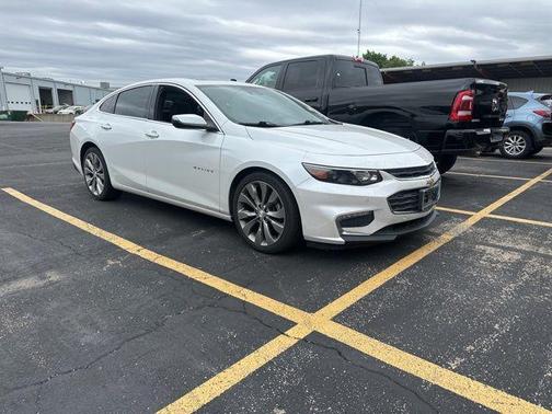 Iridescent Pearl Tricoat 2016 Chevrolet Malibu Premier