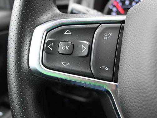 Diamond Black Crystal Pearlcoat 2025 RAM 1500 Tradesman
