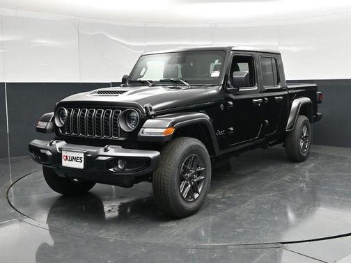 Black Clearcoat 2026 Jeep Gladiator Sport S