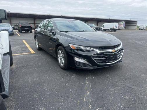 Mosaic Black Metallic 2024 Chevrolet Malibu FWD 1LT