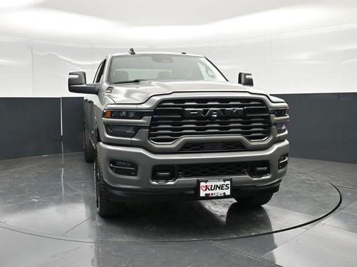 Ceramic Gray Clearcoat 2026 RAM 2500 Big Horn Crew Cab 4x4 6'4' Box