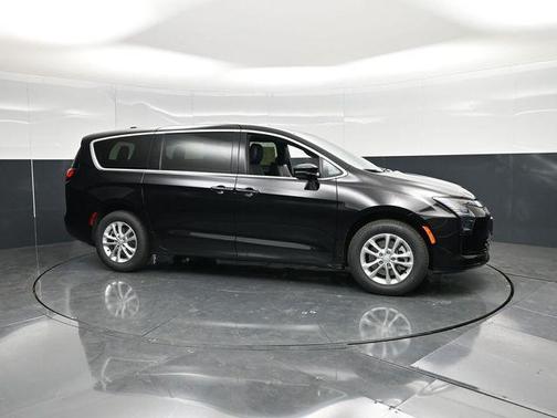 Pxj 2027 Chrysler Pacifica L
