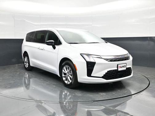 Bright White Clearcoat 2027 Chrysler Pacifica L
