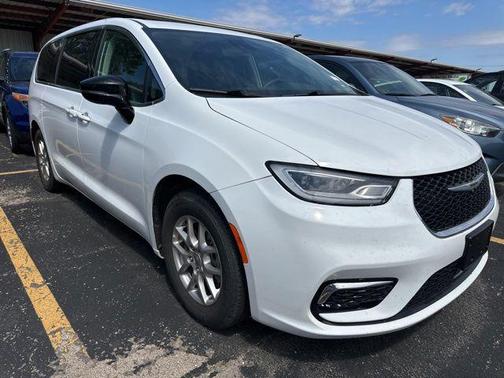 Bright White Clearcoat 2024 Chrysler Pacifica Touring L