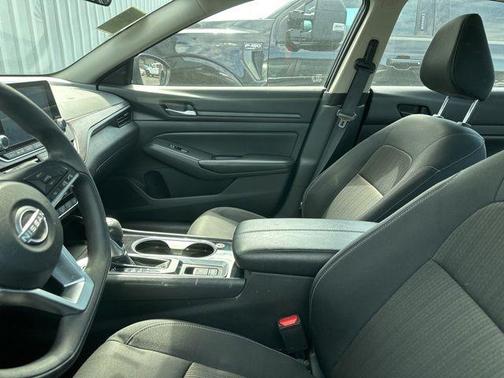 Super Black Clearcoat 2024 Nissan Altima 2.5 SV