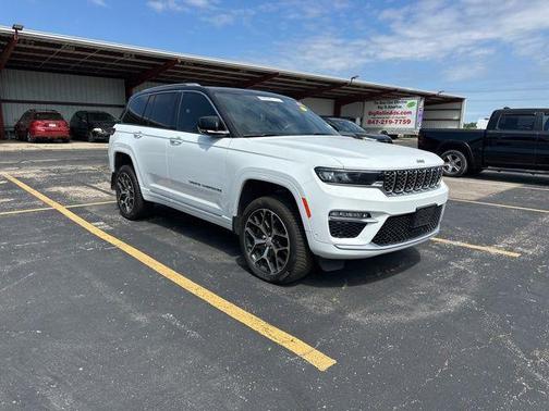 Bright White Clearcoat 2023 Jeep Grand Cherokee Summit