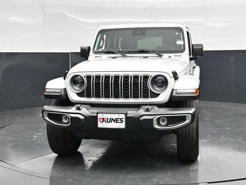 Bright White Clearcoat 2025 Jeep Wrangler 4-Door Sahara 4x4