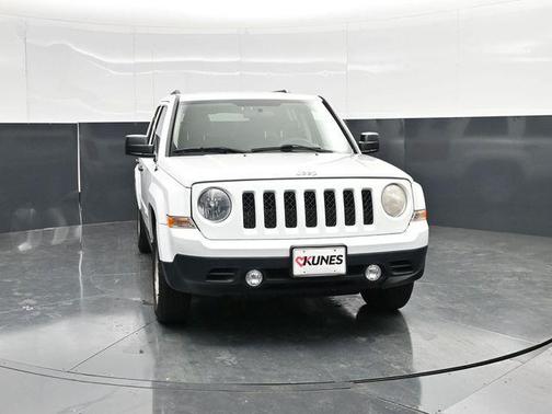 Bright White Clearcoat 2015 Jeep Patriot Sport