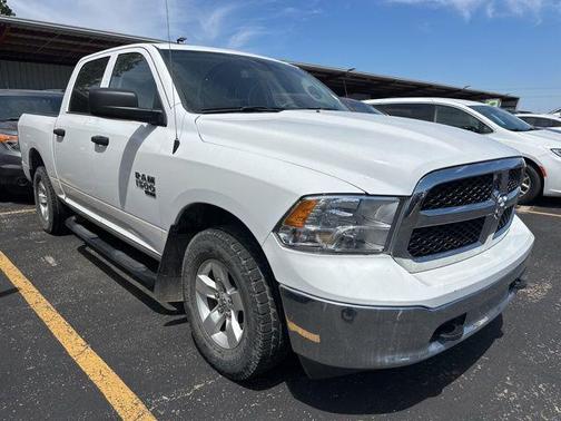 Bright White Clearcoat 2022 RAM 1500 Classic SLT