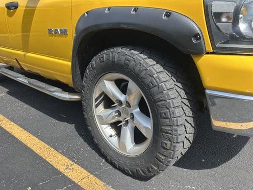 Detonator Yellow Clearcoat 2008 Dodge Ram 1500 SLT Quad Cab