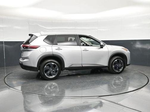 Brilliant Silver Metallic 2025 Nissan Rogue SV