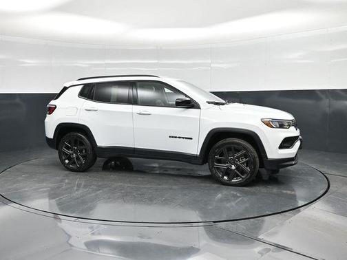 Bright White Clearcoat 2026 Jeep Compass Latitude