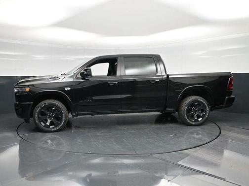 Diamond Black Crystal Pearlcoat 2026 RAM 1500 Big Horn/Lone Star