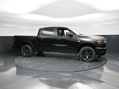 Diamond Black Crystal Pearlcoat 2026 RAM 1500 Big Horn/Lone Star