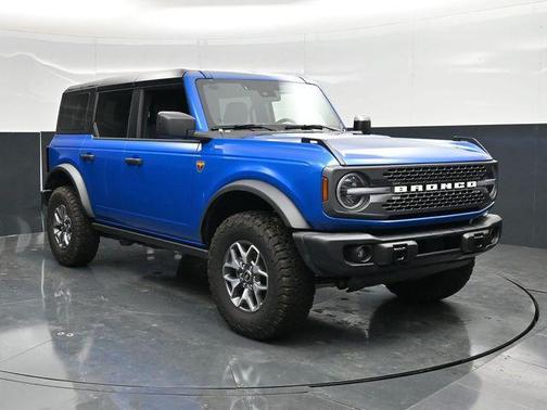 Velocity Blue Metallic 2025 Ford Bronco Badlands