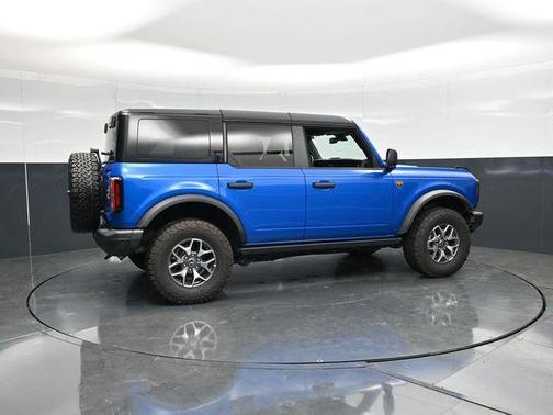 Velocity Blue Metallic 2025 Ford Bronco Badlands