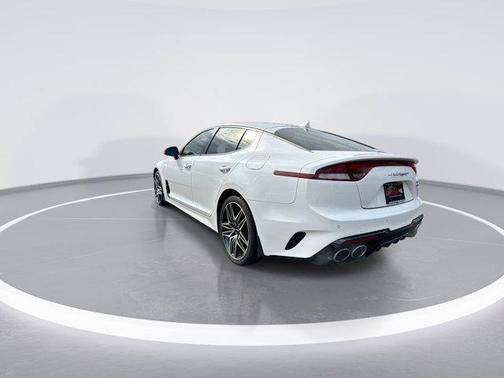 2022 Kia Stinger GT1