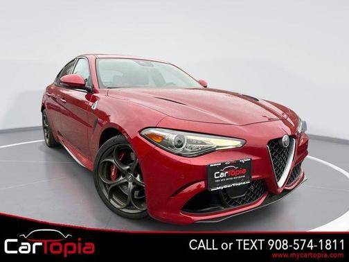 Rosso 2018 Alfa Romeo Giulia Quadrifoglio