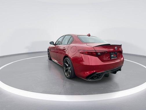 Rosso 2018 Alfa Romeo Giulia Quadrifoglio