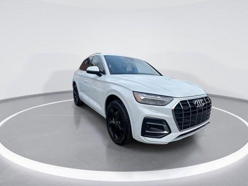 Glacier White Metallic 2021 Audi Q5 45 Prestige