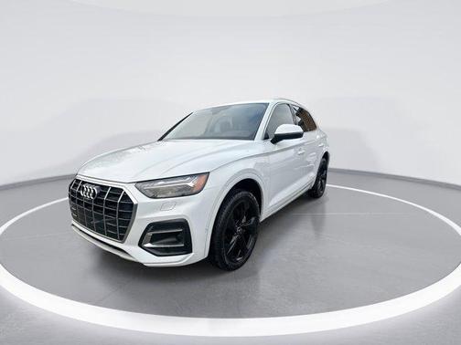Glacier White Metallic 2021 Audi Q5 45 Prestige
