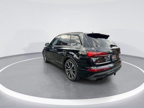 2023 Audi SQ7 4.0T Premium Plus