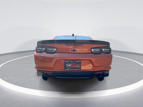 Vivid Orange Metallic 2022 Chevrolet Camaro 2SS