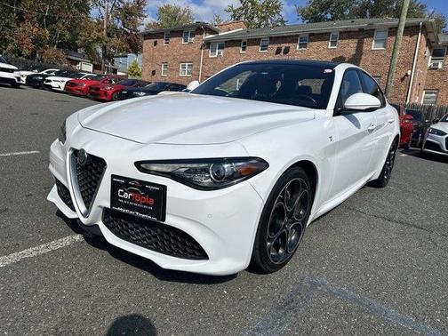 Alfa White 2022 Alfa Romeo Giulia Ti
