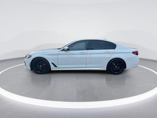Alpine White 2022 BMW M550 i xDrive