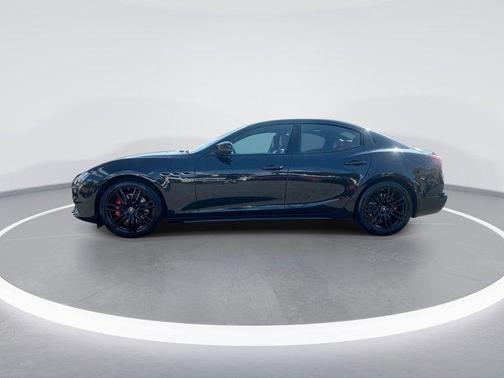 2022 Maserati Ghibli Modena Q4