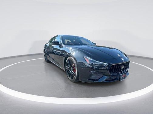 2022 Maserati Ghibli Modena Q4