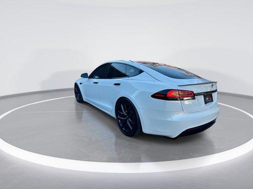 2022 Tesla Model S Plaid