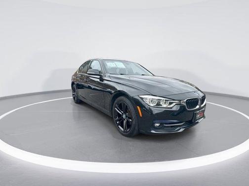 2018 BMW 330 i xDrive