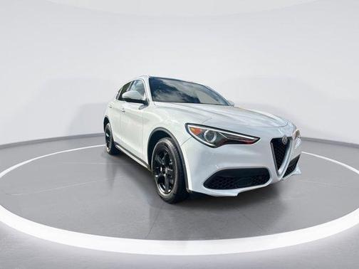 2021 Alfa Romeo Stelvio Base