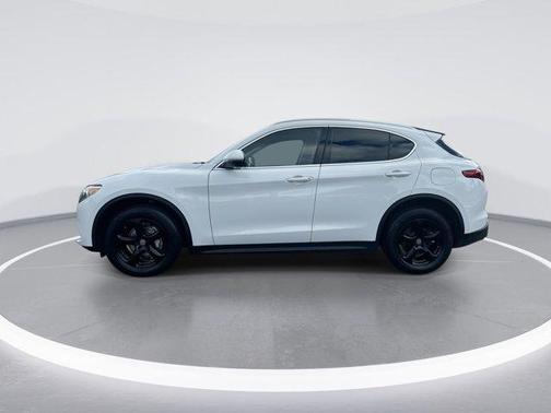 2021 Alfa Romeo Stelvio Base