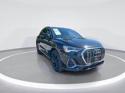 Mythos Black Metallic 2023 Audi Q3 45 S line Premium