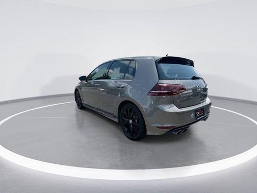 2017 Volkswagen Golf R 4-Door