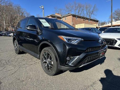 2017 Toyota RAV4 Hybrid SE