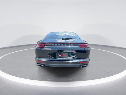 2018 Porsche Panamera 4