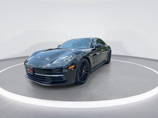 2018 Porsche Panamera 4