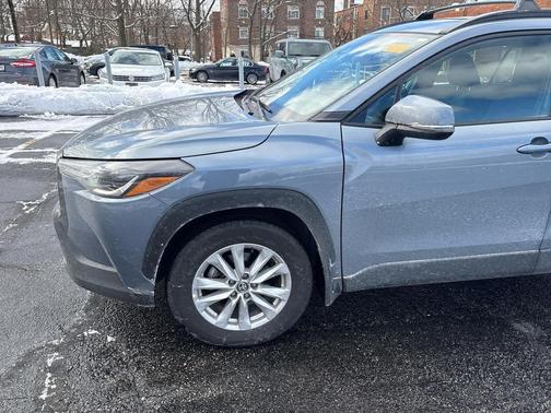2024 Toyota Corolla Cross LE
