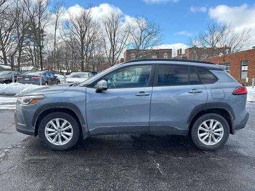 2024 Toyota Corolla Cross LE