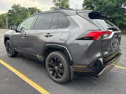 2022 Toyota RAV4 Hybrid SE