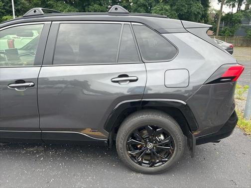 2022 Toyota RAV4 Hybrid SE