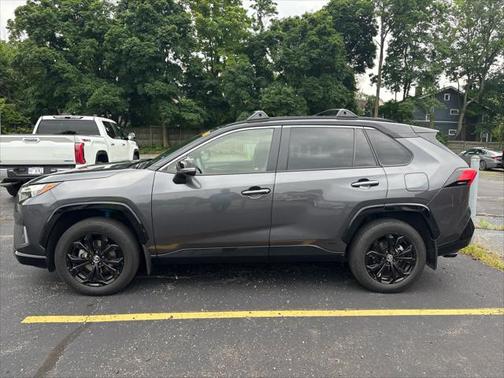 2022 Toyota RAV4 Hybrid SE