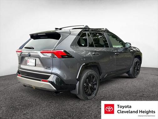 2022 Toyota RAV4 Hybrid SE